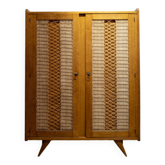 Armoire en rotin et bois