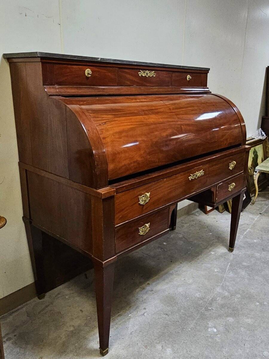 Louis XVI style cylinder desk in mahogany with a double system.