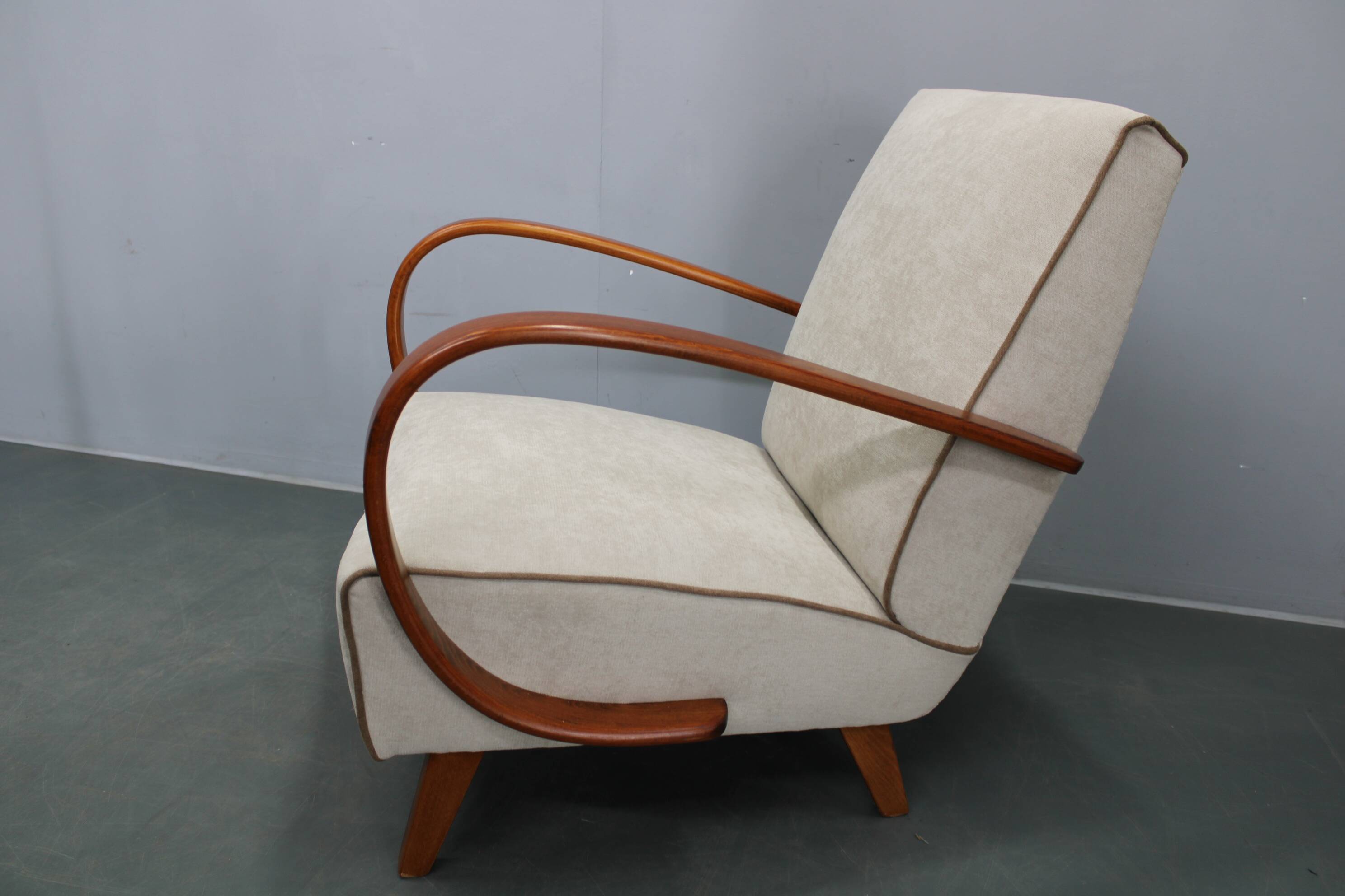 Art Deco armchair by Jindřich Halabala, Czechoslovakia, 1940s