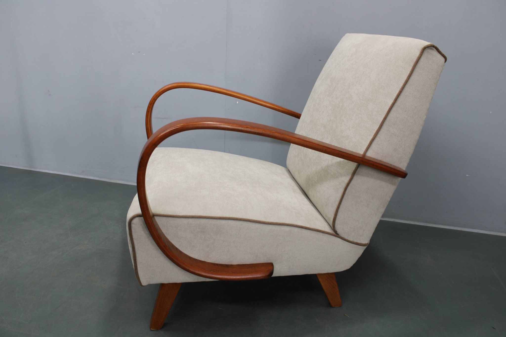 Art Deco armchair by Jindřich Halabala, Czechoslovakia, 1940s
