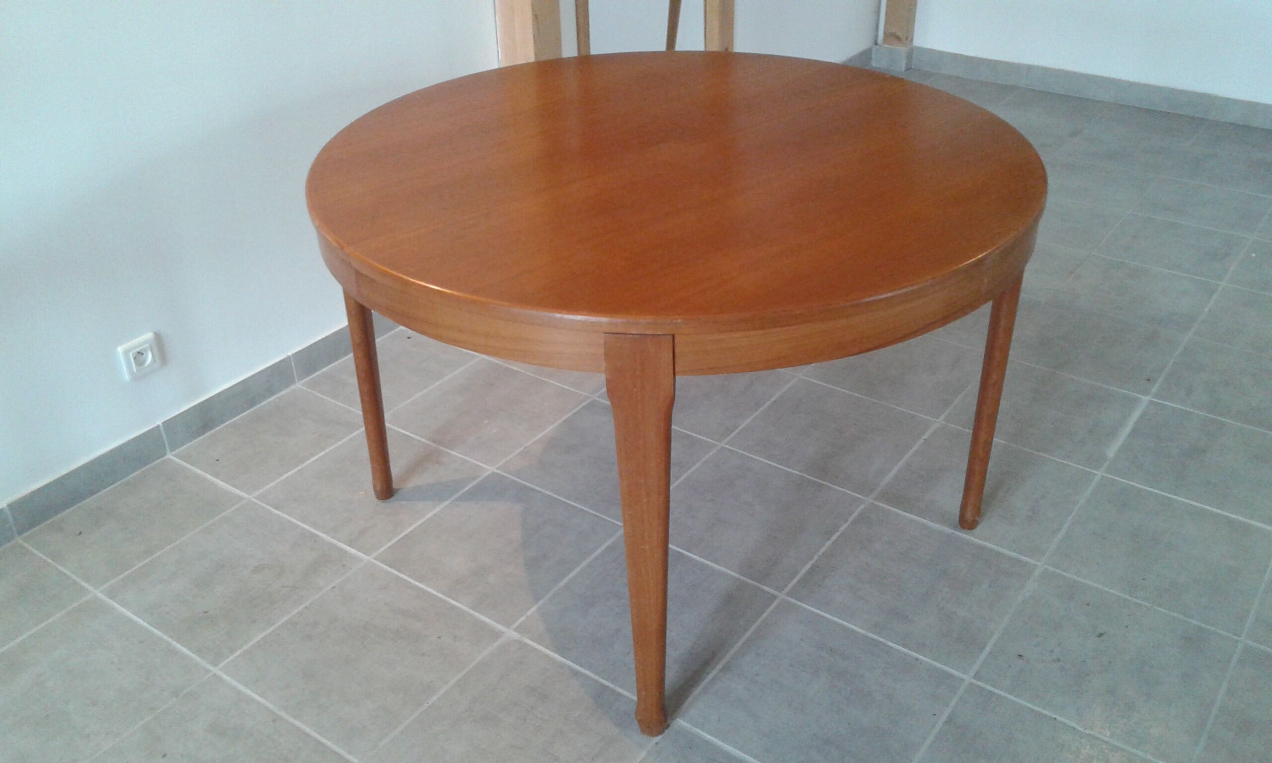 Table extensible en teck