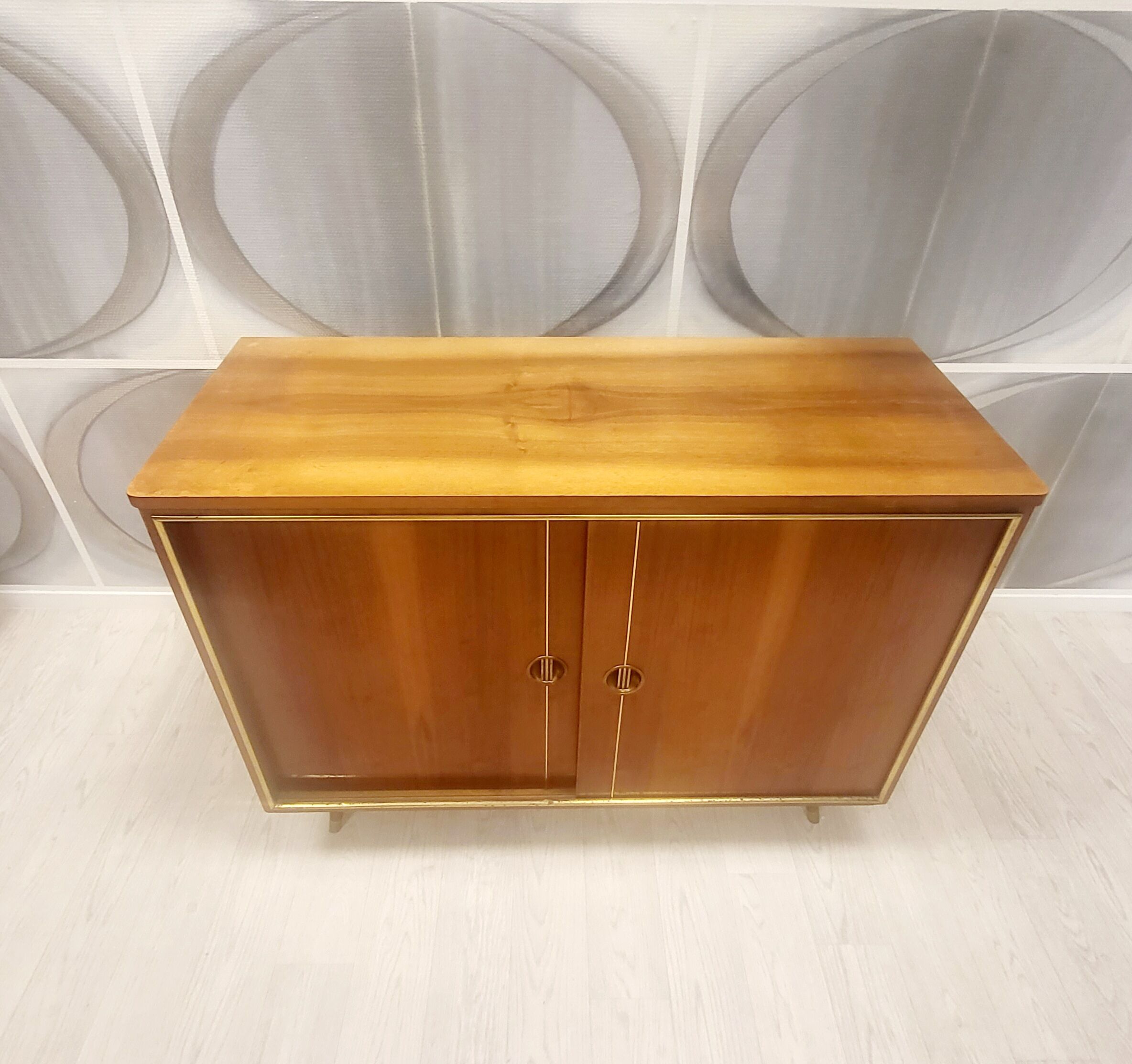 Rockabilly vintage cabinet