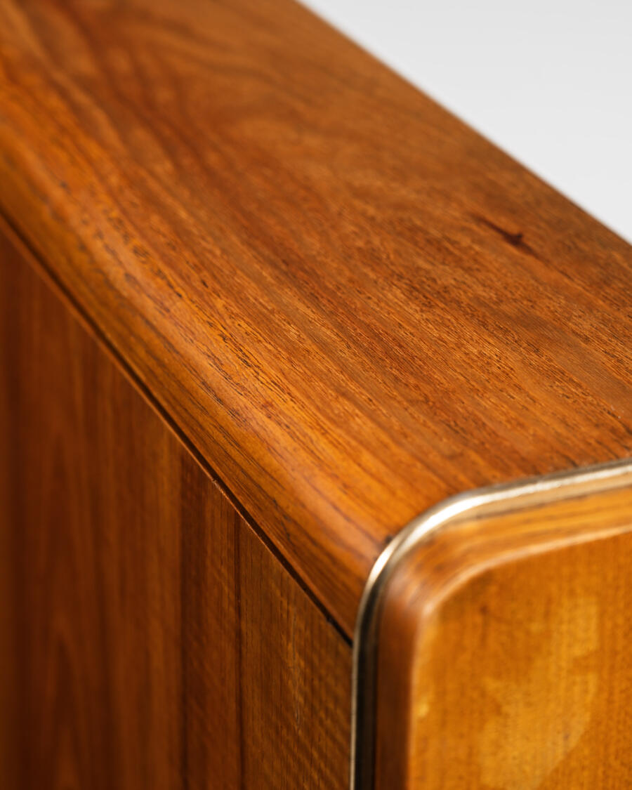 Buffet landsman white glass top