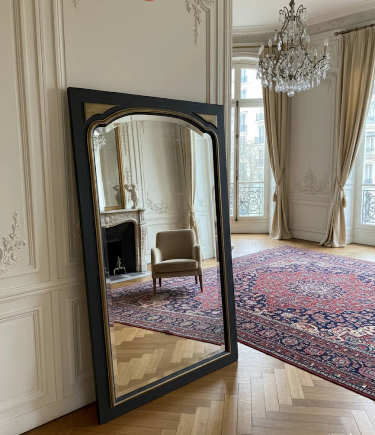 Miroir vintage glace biseautée en bois noir et doré