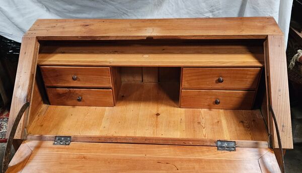 Bureau de pente en merisier blond