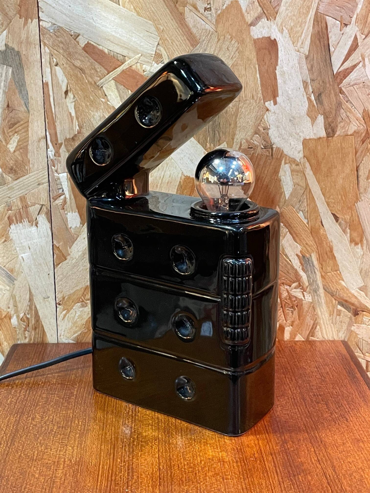 Vintage ceramic lamp from the 1970s.