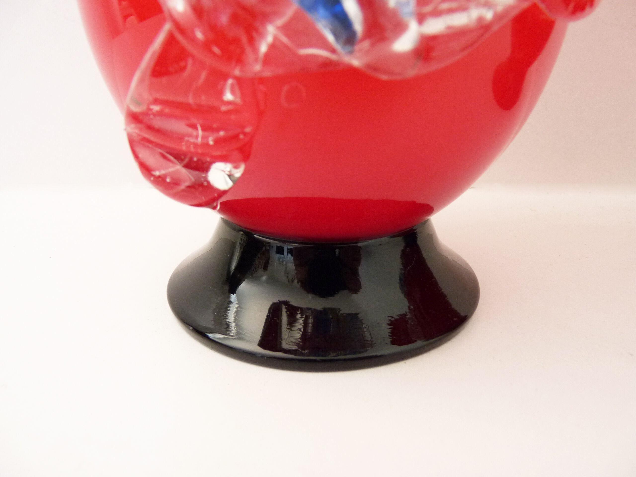 Murano ruby red blown glass vase, with floral decoration with colorful inclusion. Unit