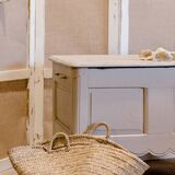 White stained & jute screen
