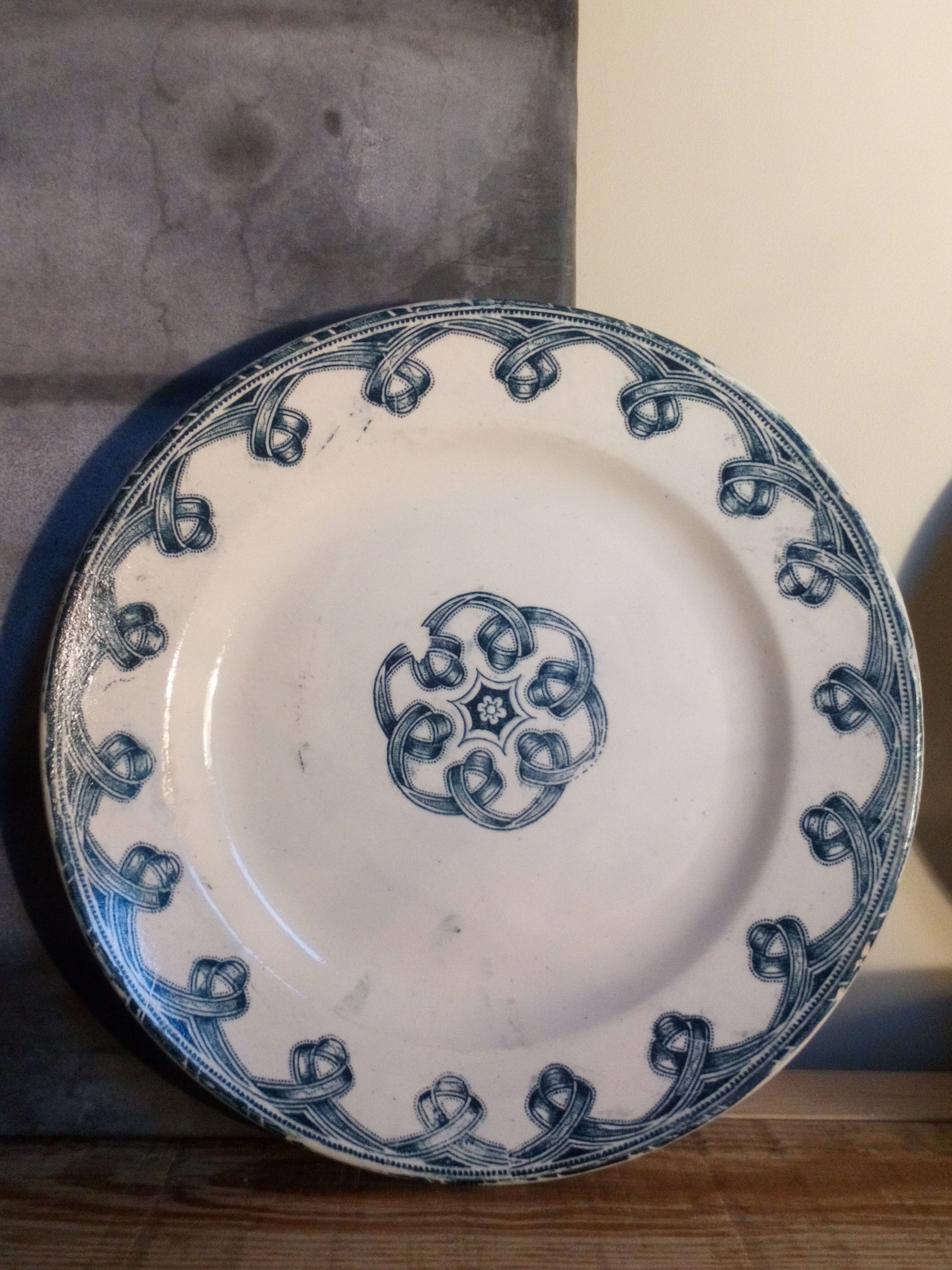 Five plates old land of Grigny fire