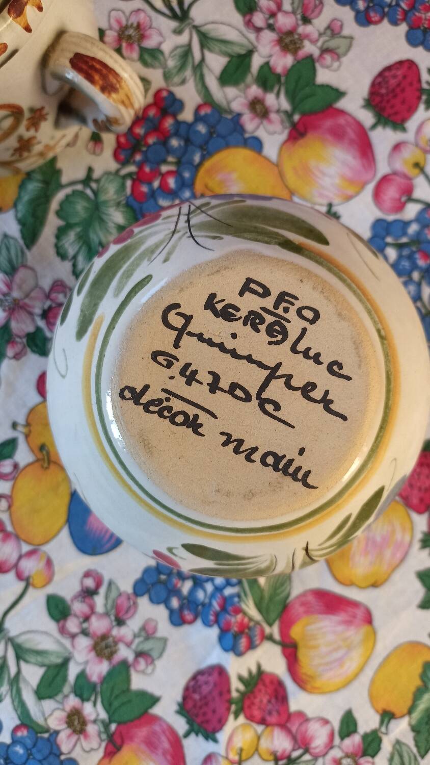 Keraluc vase in Quimper floral decor