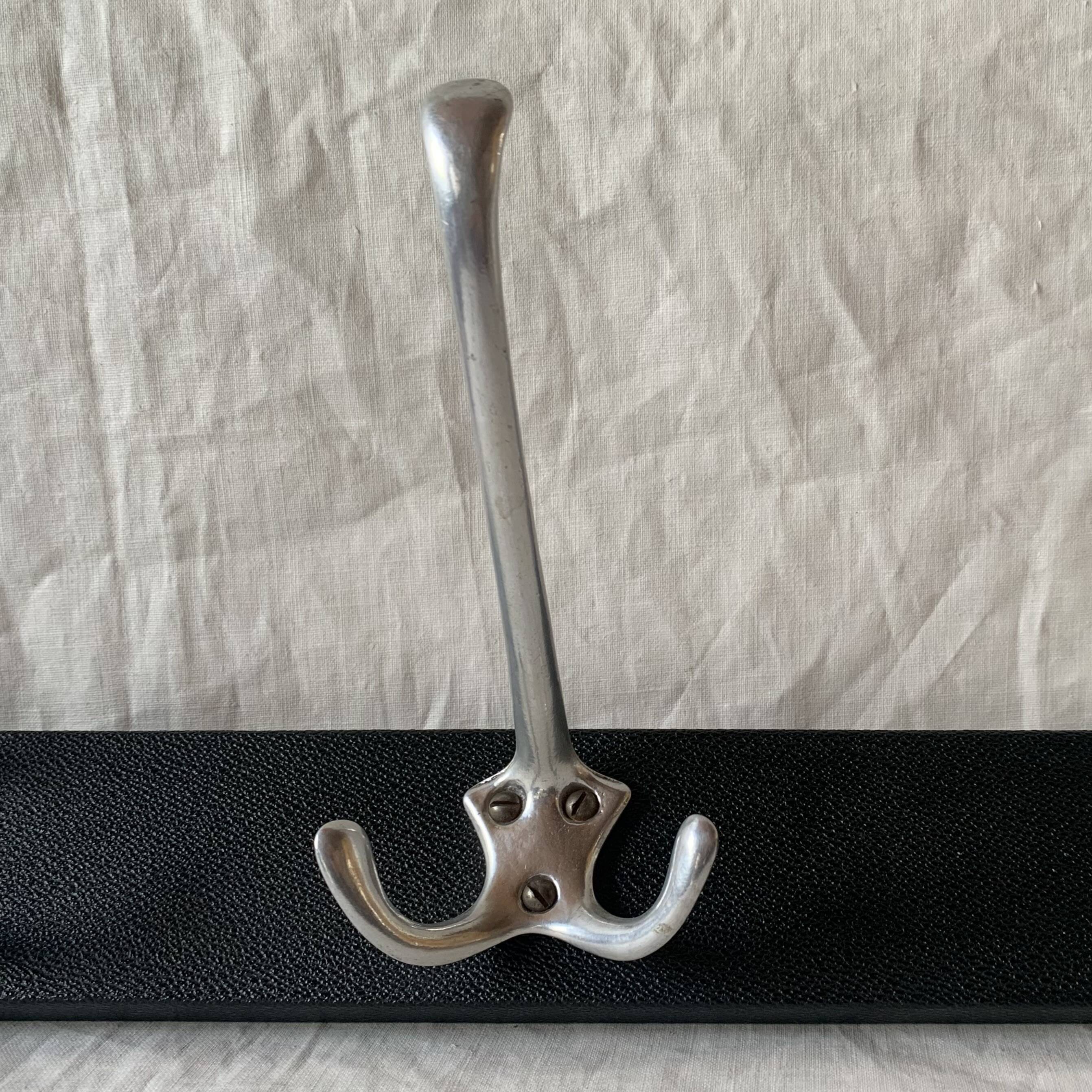 Vintage wall coat rack in wood and black Skai - 6 coat hooks