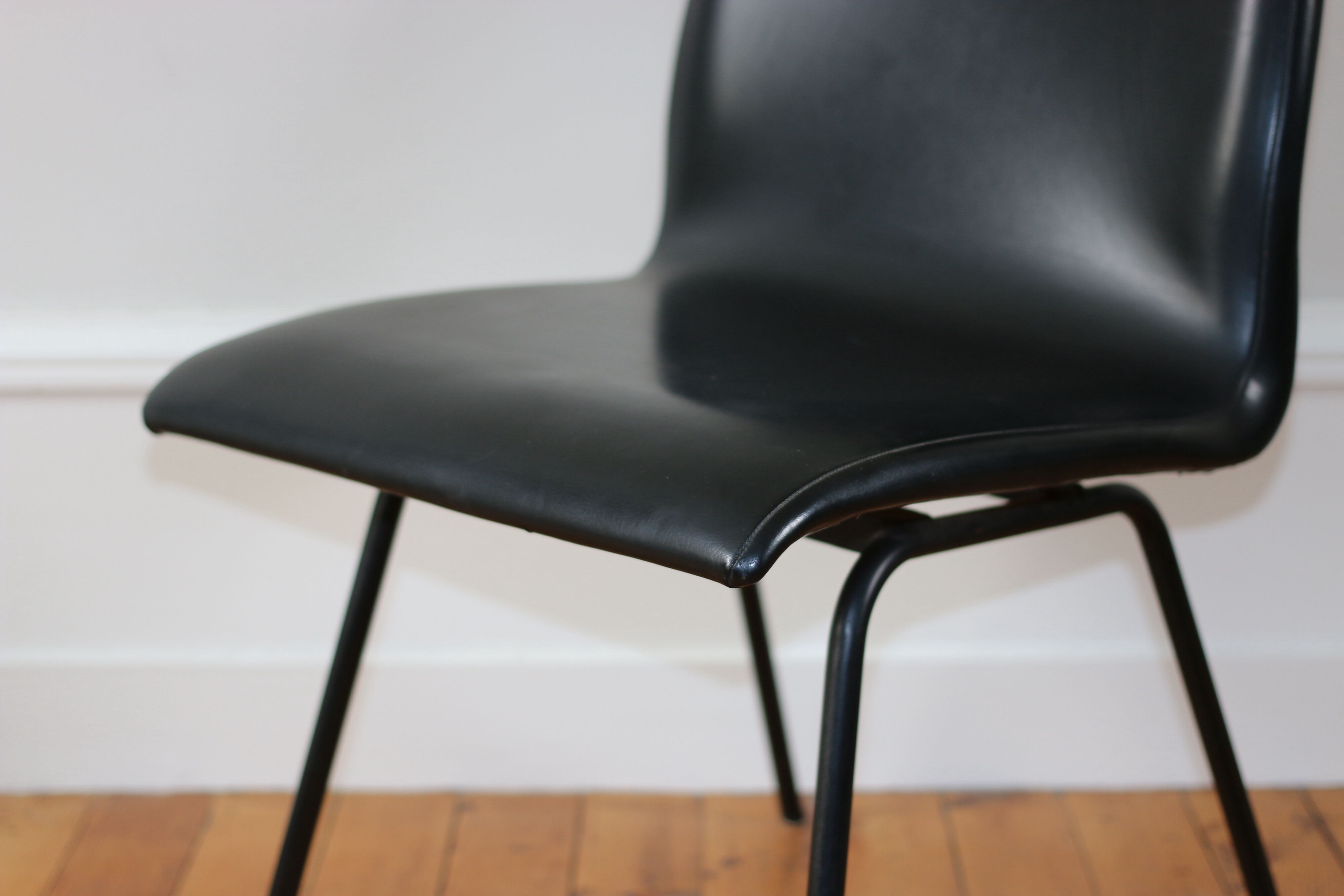 Series of 4 vintage chairs 1950