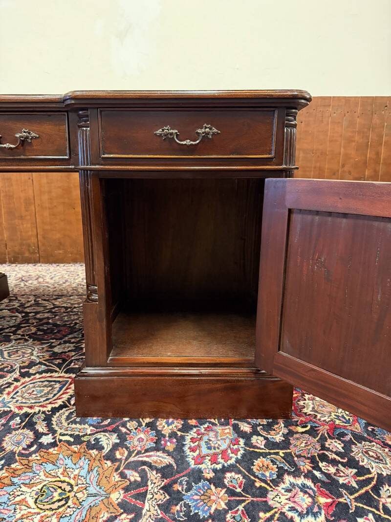 Classic English Partnerdesk Desk