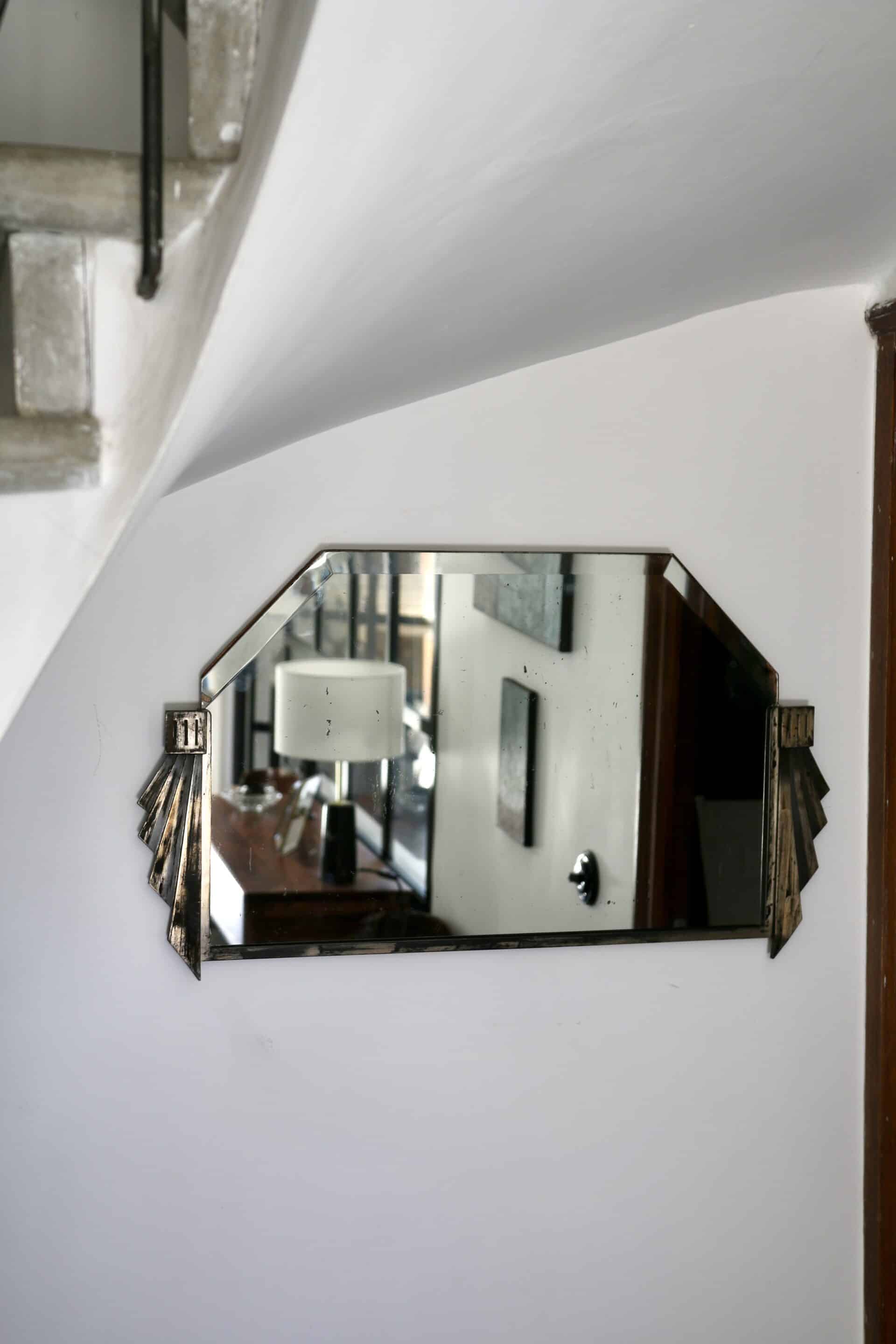 Bevelled mirror from the Art Deco period and style, 1930-40.