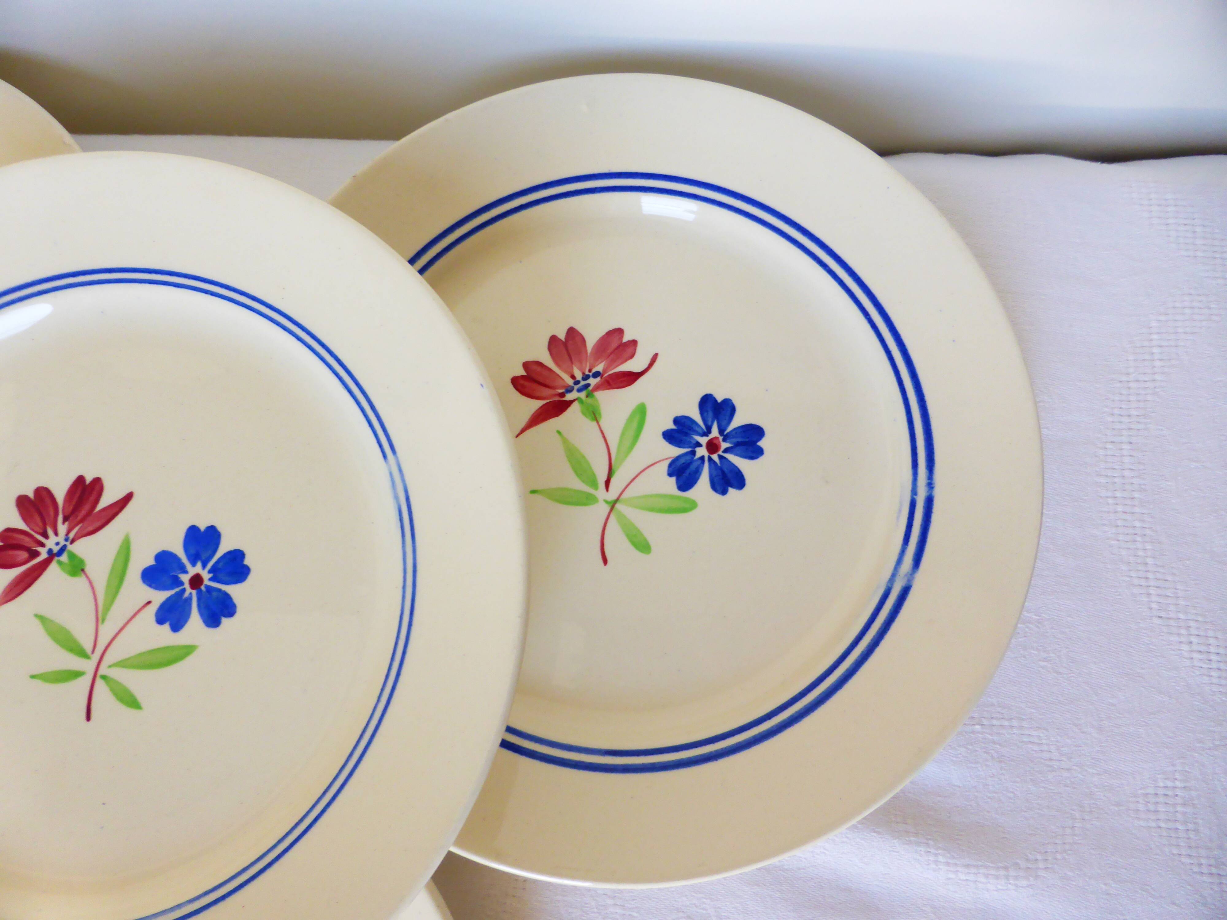 4 assiettes plates vintage de la manufacture de K&G Luneville modèle Mat en porcelaine 210742