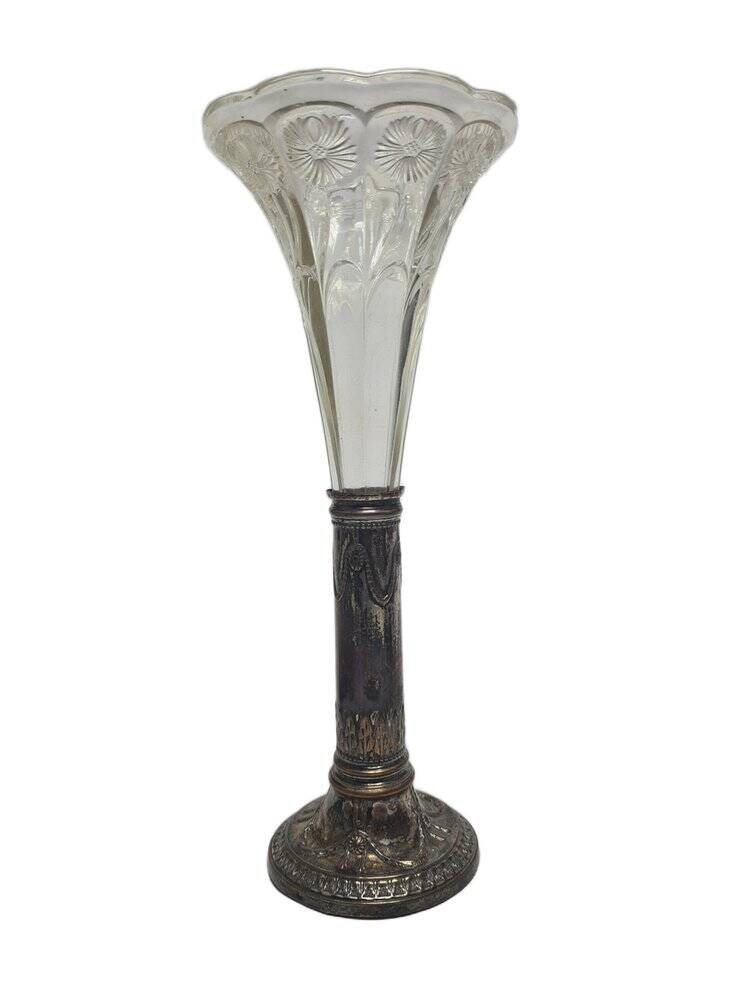 Art Nouveau French flute vase, 1900s