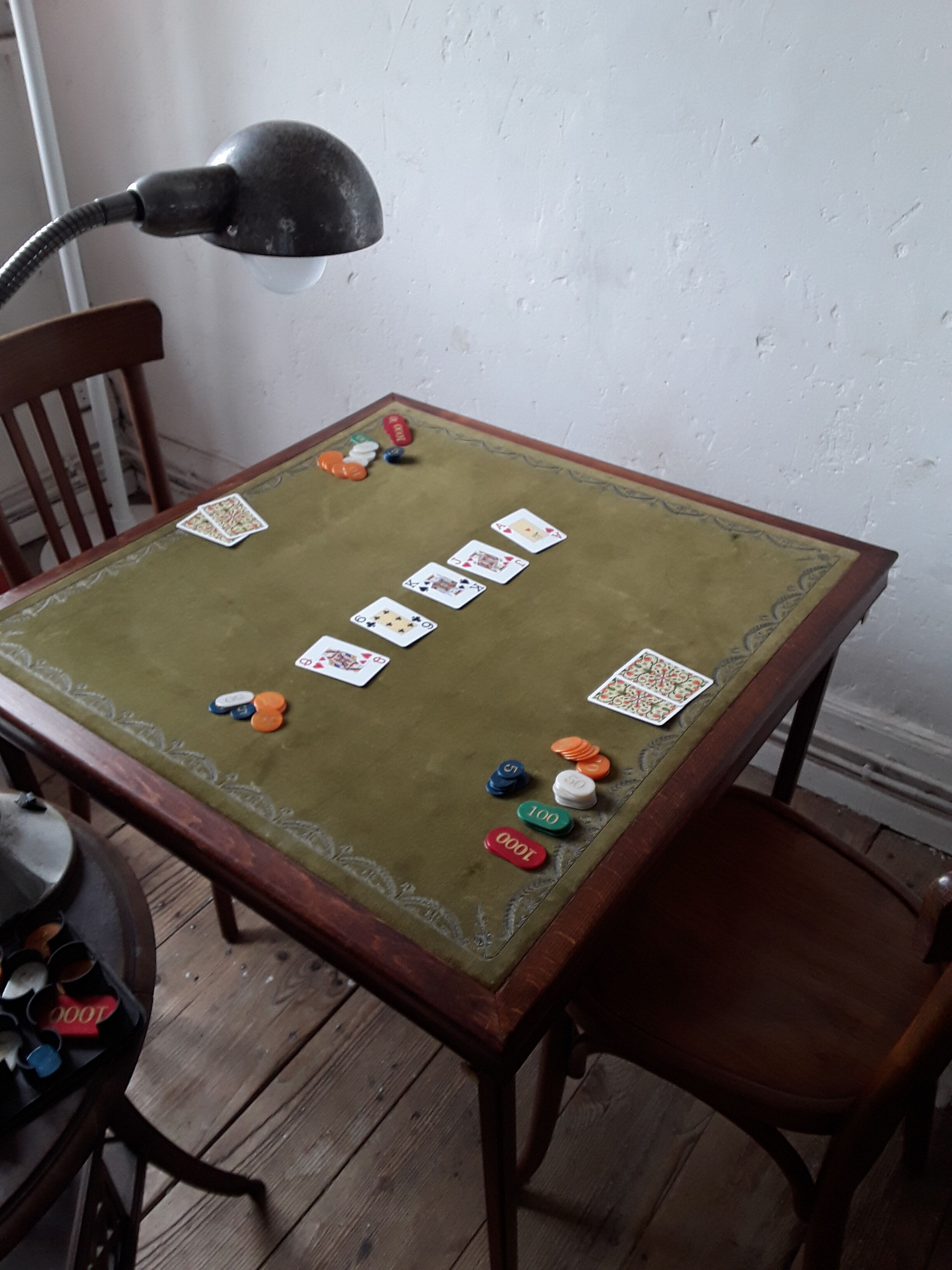 Empire style gaming table