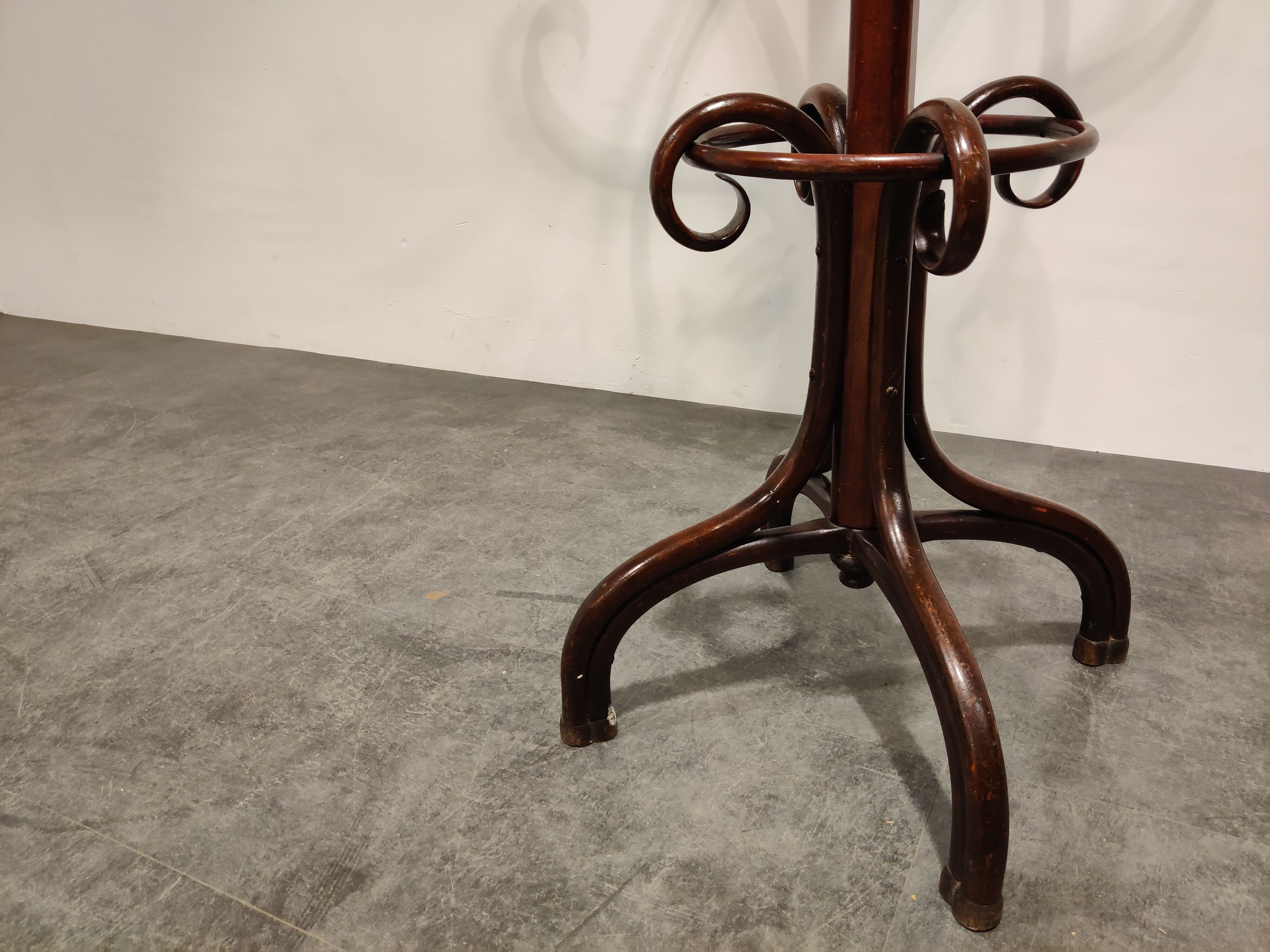 Bentwood coat stand by Thonet, 1920s