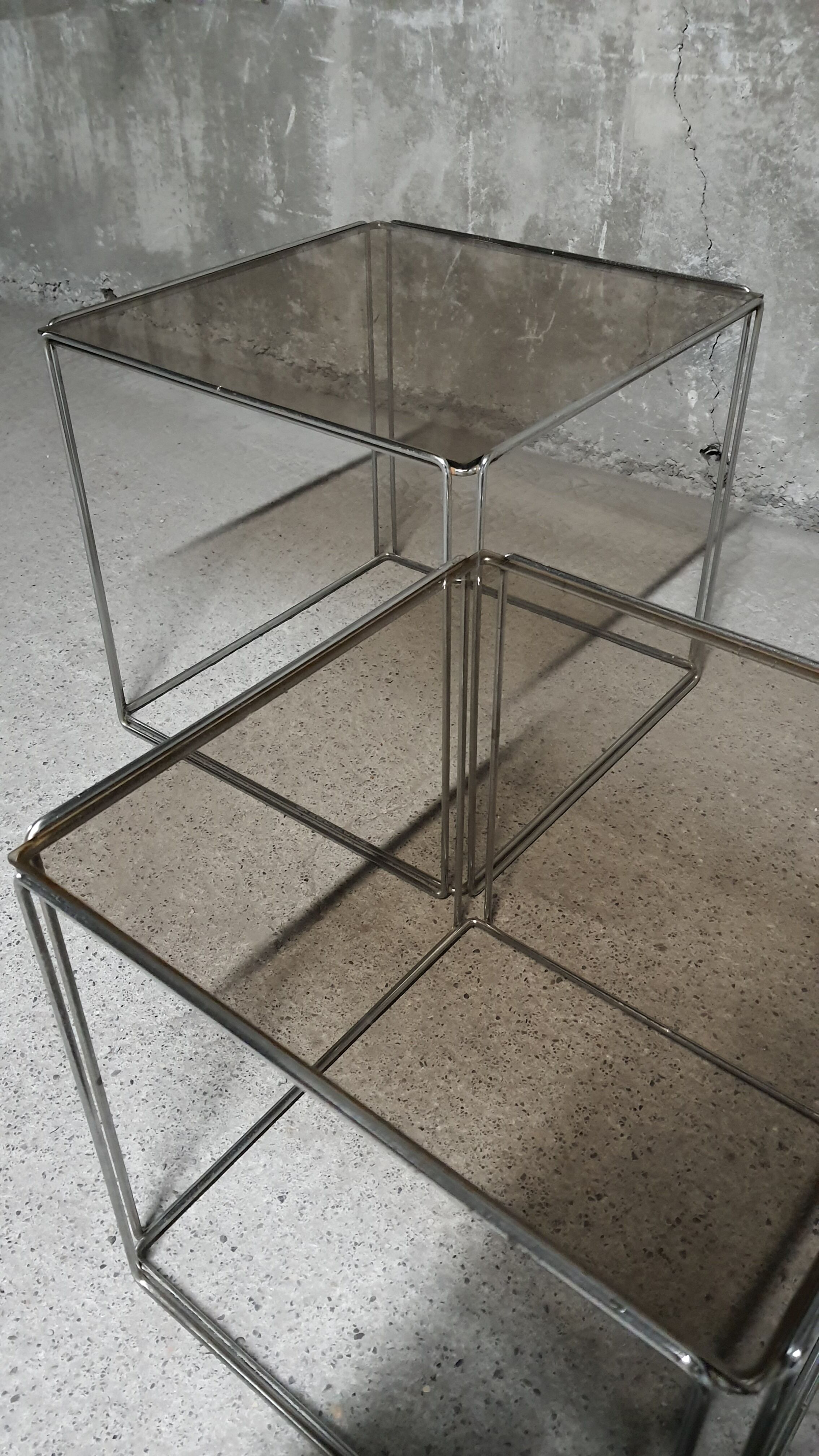 Pull-out tables by Max Sauze