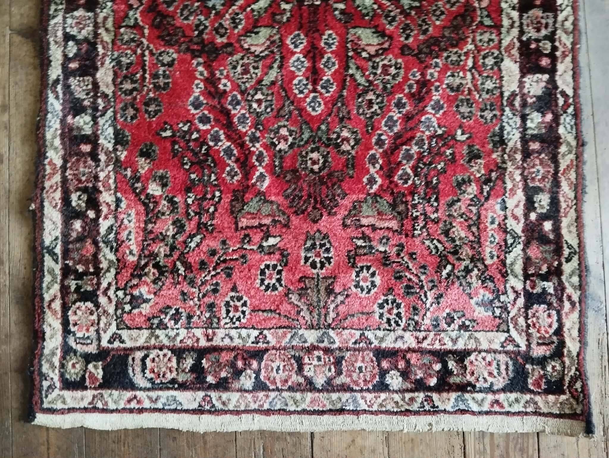Handmade Persian Sarough rug 137x86cm