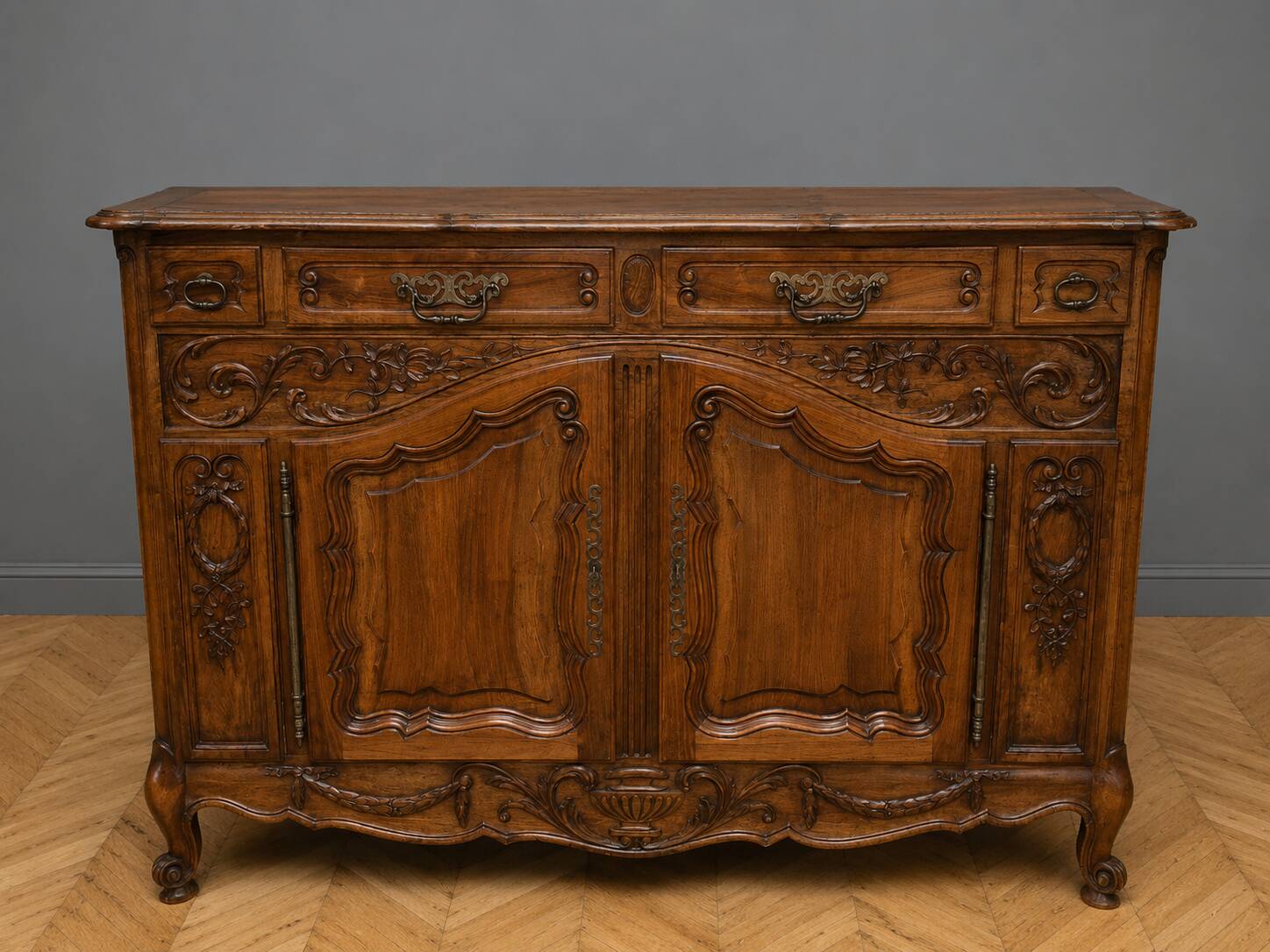 Buffet Louis XV provençal en noyer sculpté – XIXe siècle