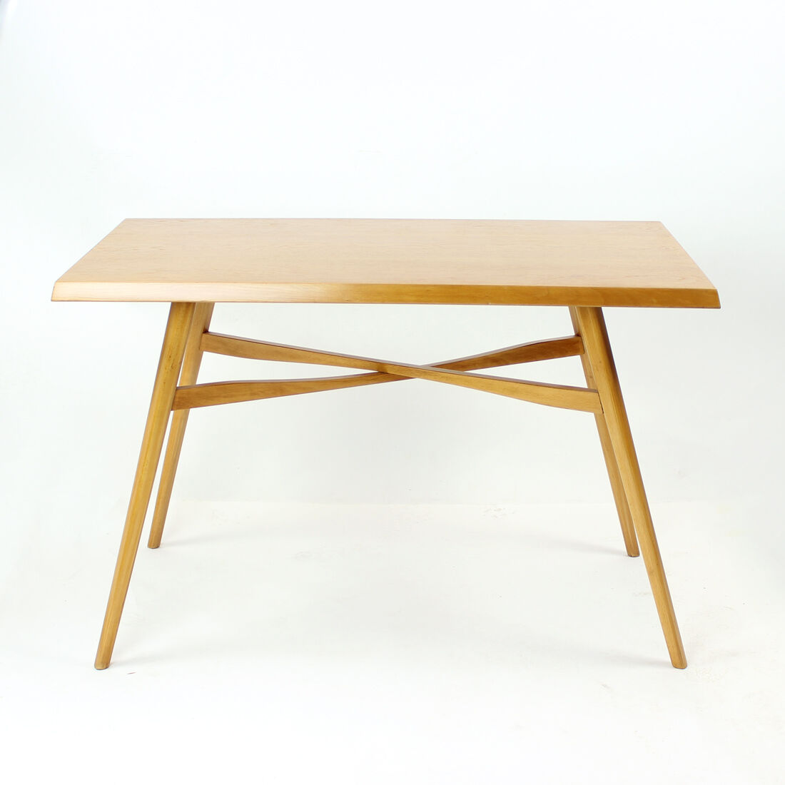 Table basse en chêne, Tchécoslovaquie Années 1960
