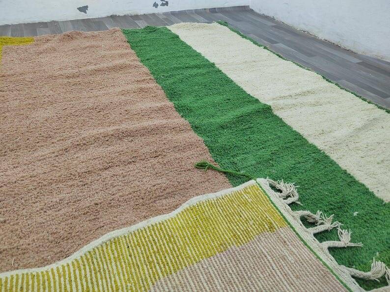 Handmade pure wool rug, size 2/3 m.