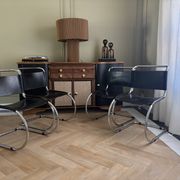 4 chaises MR10 Ludwig Mies Van Der Rohe