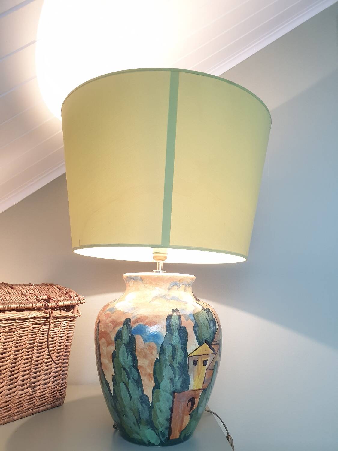 "Village de France" bedside lamp