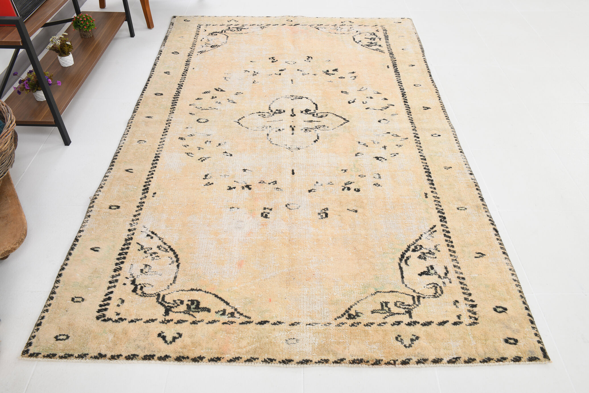 5x8 beige tones wool classic vintage rug 253x166cm