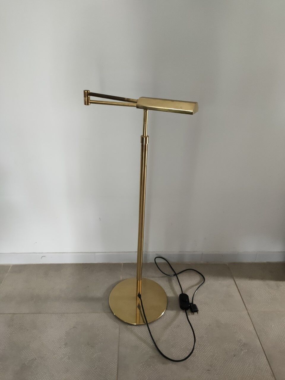 Brass reader, burberry