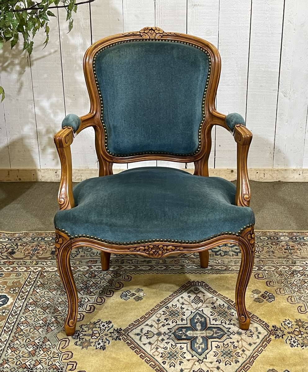 Louis XV style cabriolet armchair in beech wood