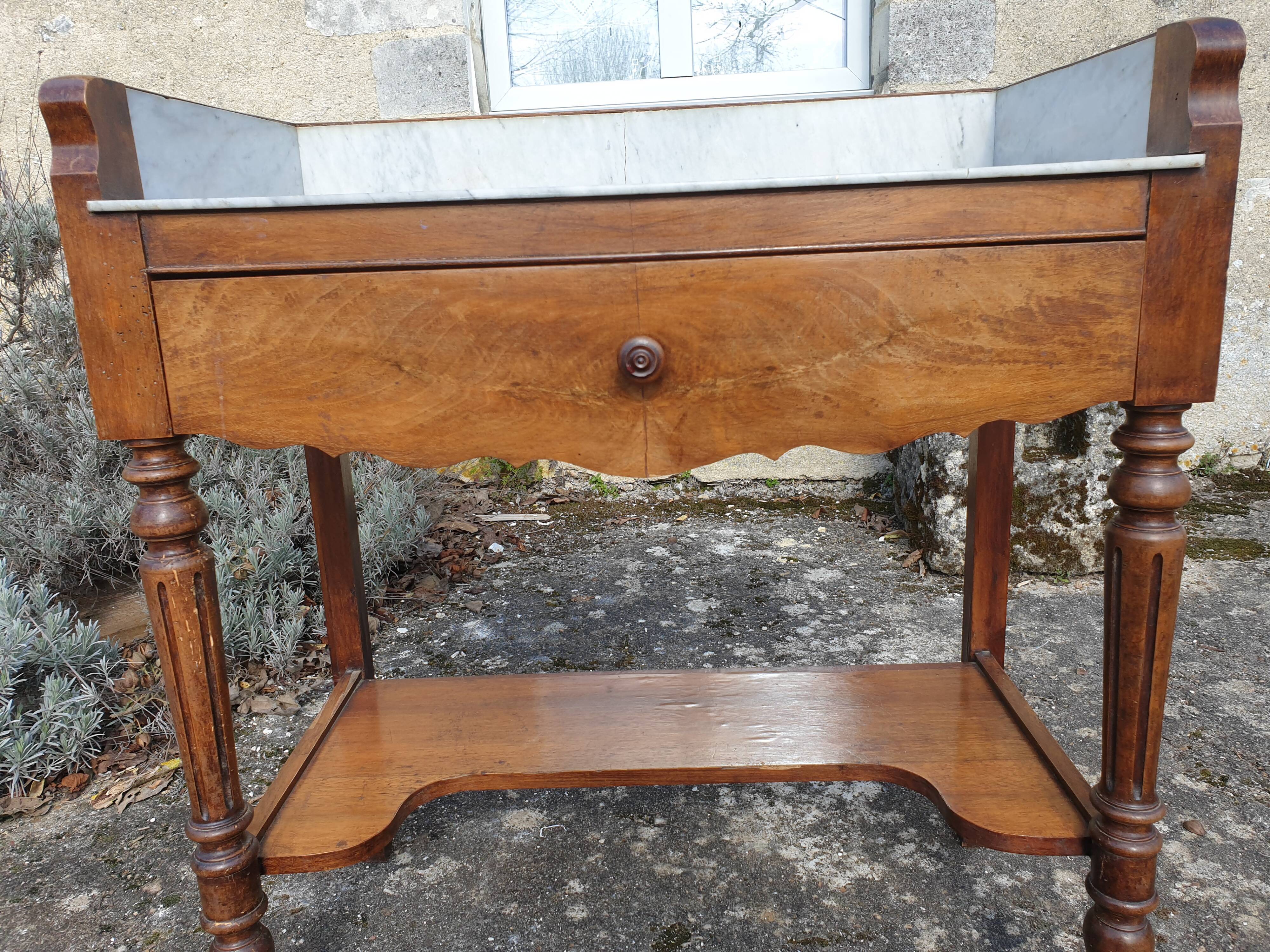 White marble dressing table