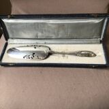 Silver metal pie shovel