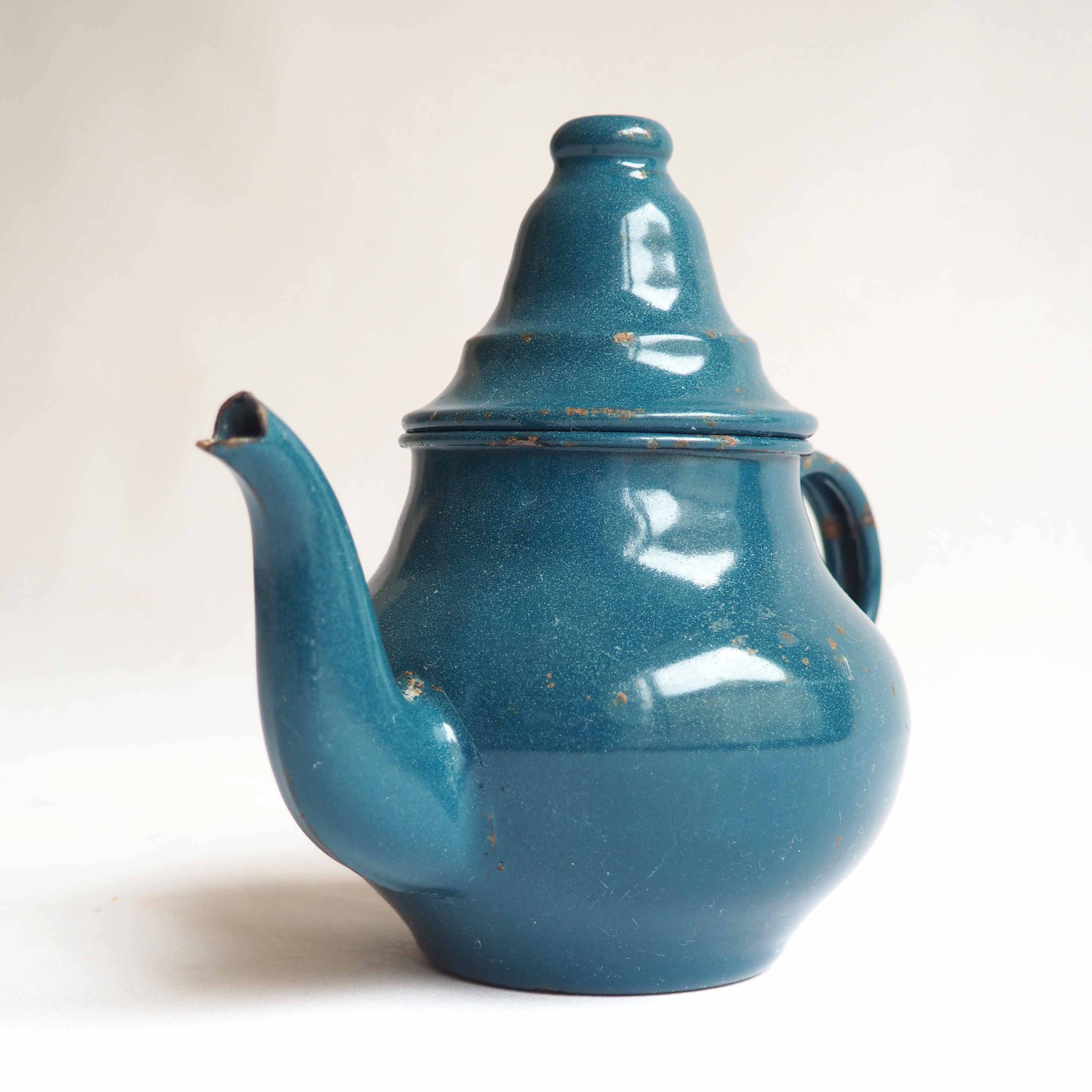 Enameled sheet metal teapot