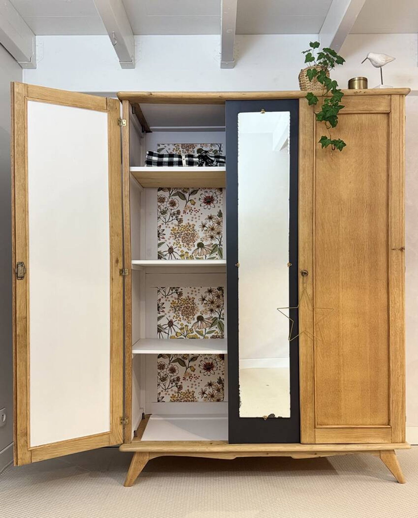 Vintage Rosalia wardrobe