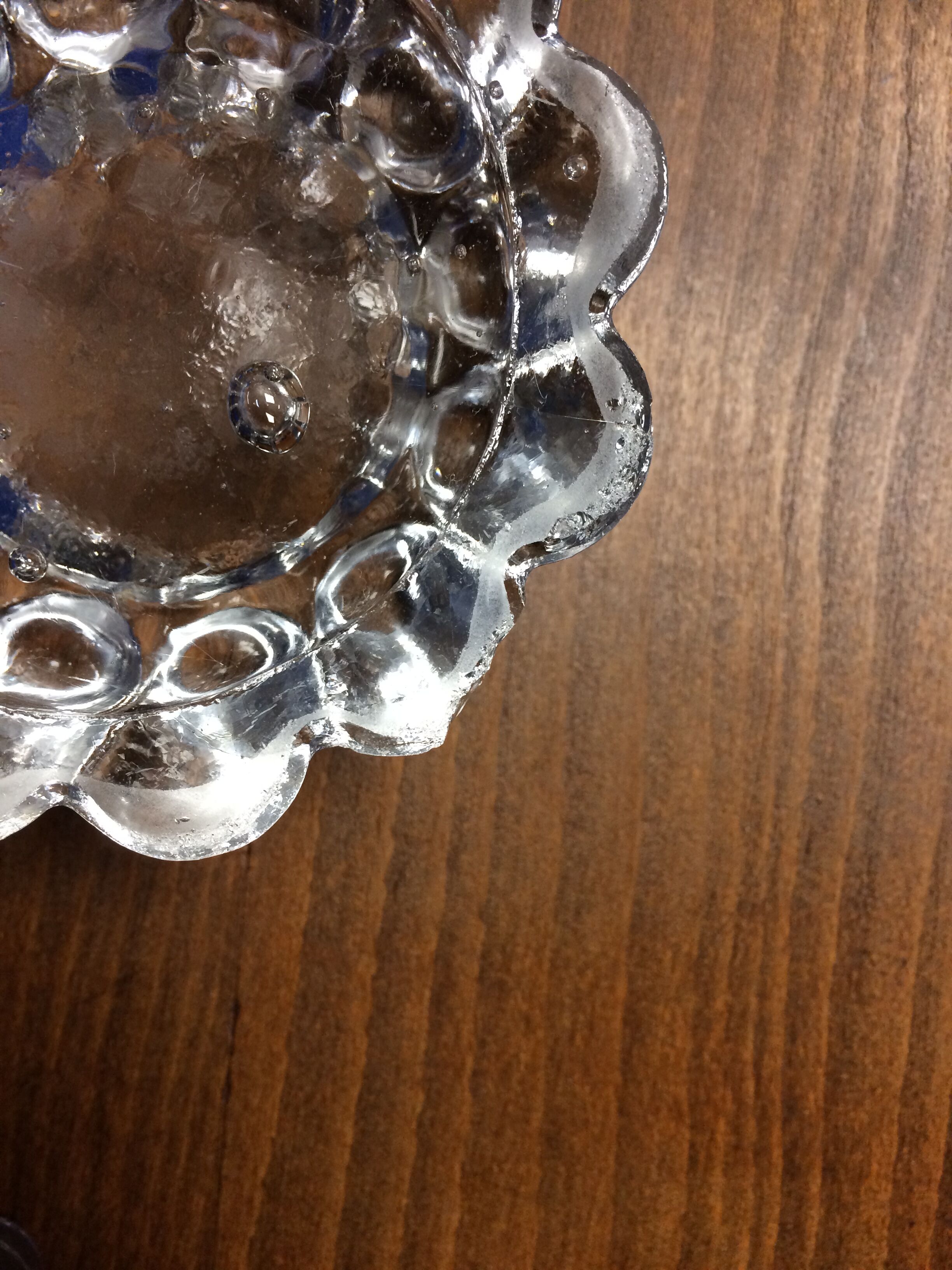 Paire de bougeoirs en verre
