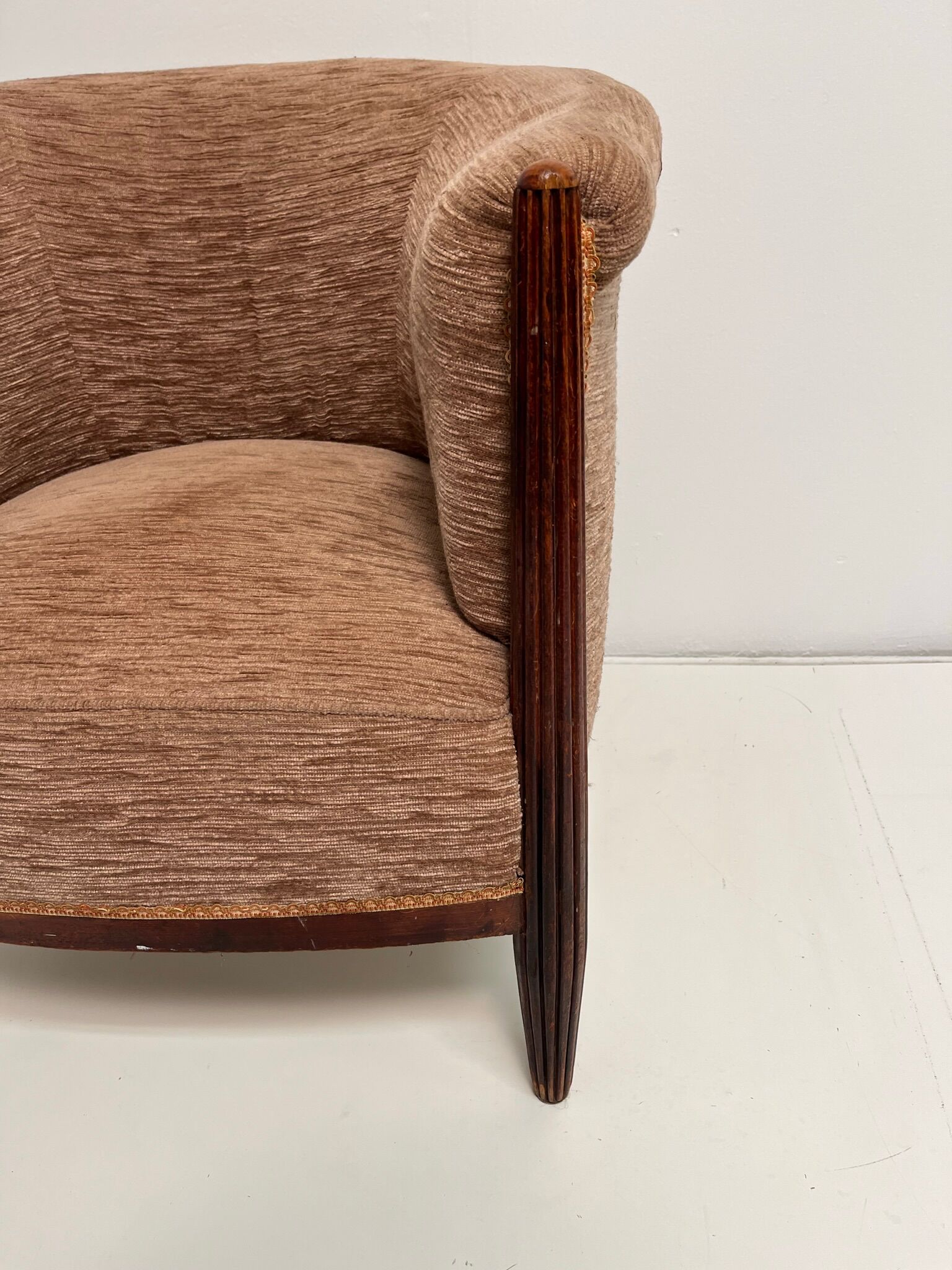 Armchair in the shape of a barrel 20-30s