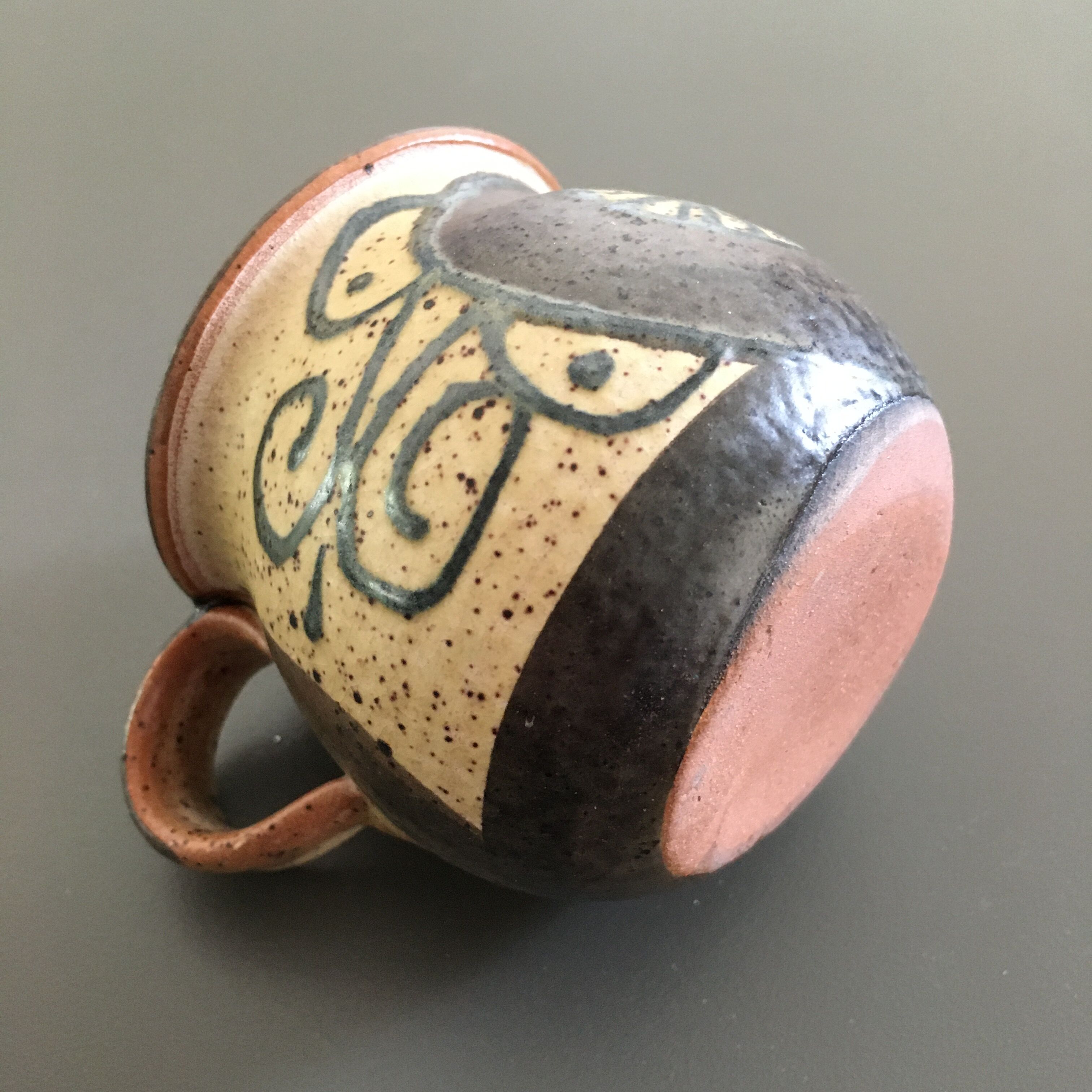 Odetta-style Breton décor cup