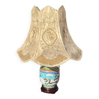 Lampe en porcelaine Chinoise avec son abat jour en peau epoque XXeme siècle