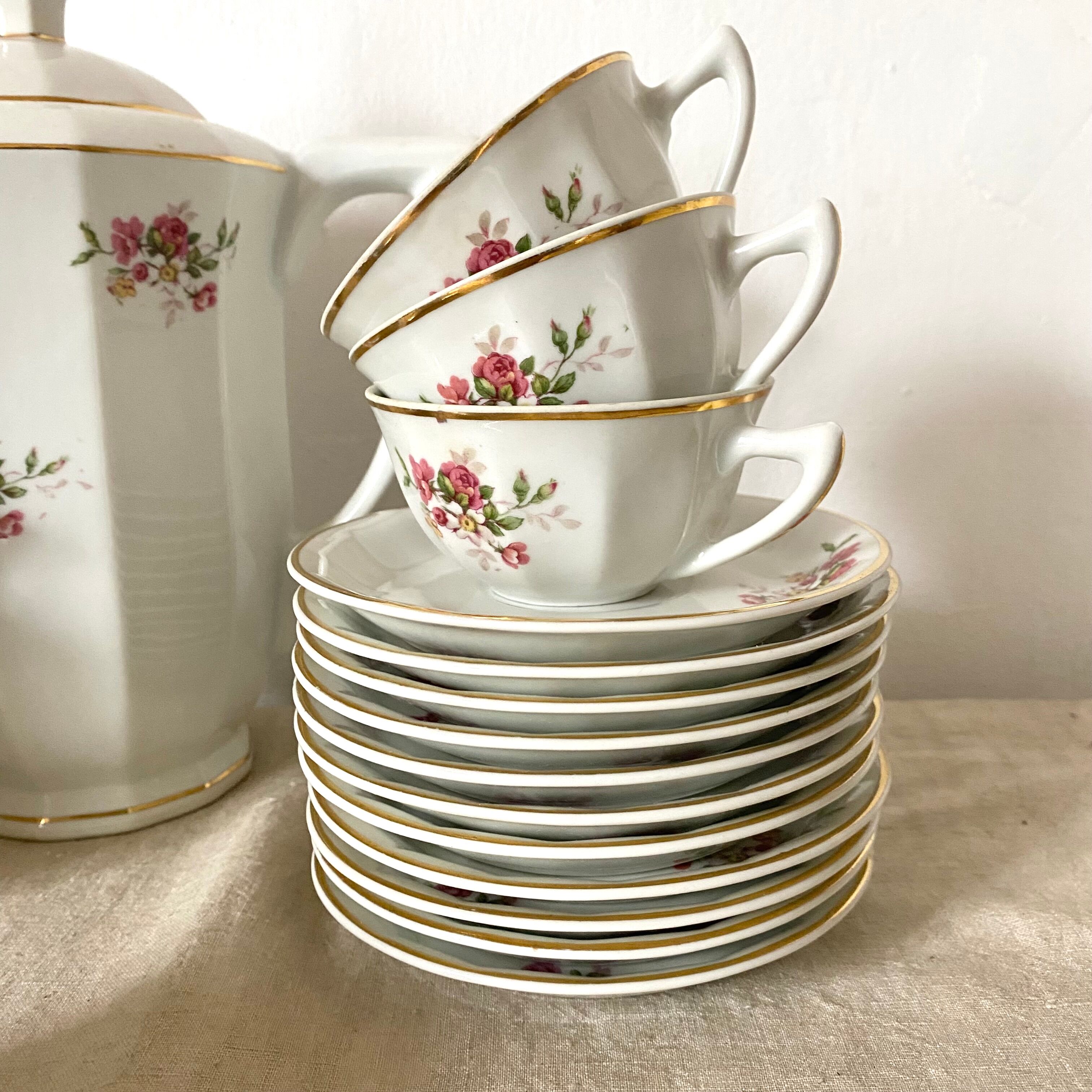 Antique tea set in Chauvigny porcelain