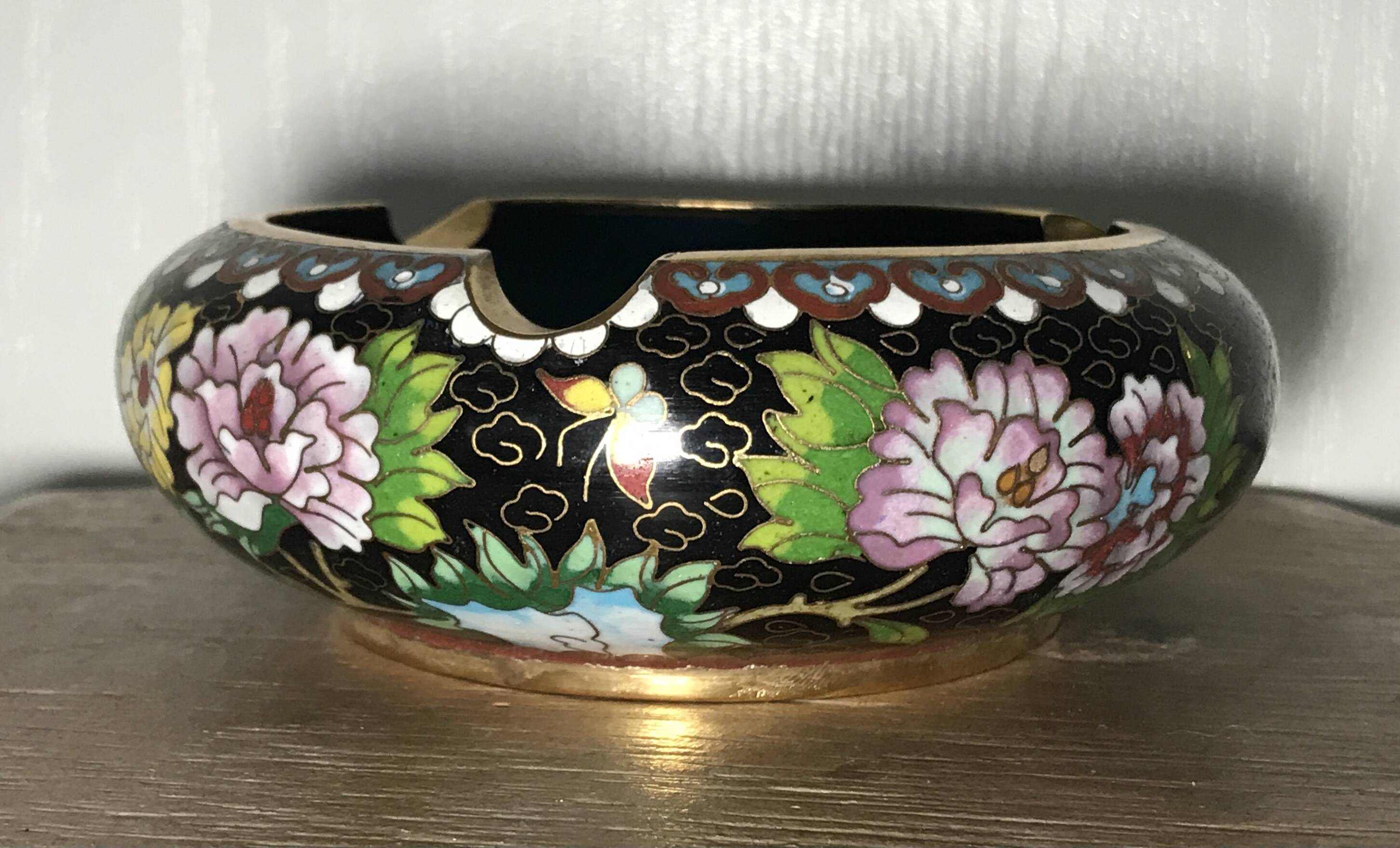 Ashtray, pocket emptier in brass and cloisonné enamel, floral decoration, China