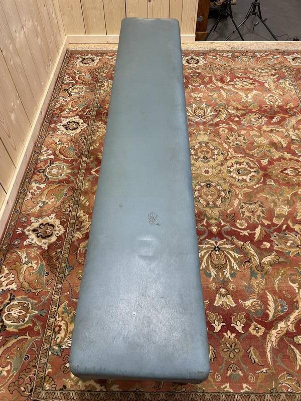 Grand banc ou banquette d'office