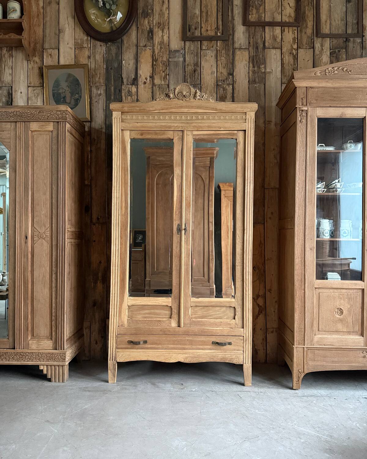 Art Deco oak wardrobe (renovated)