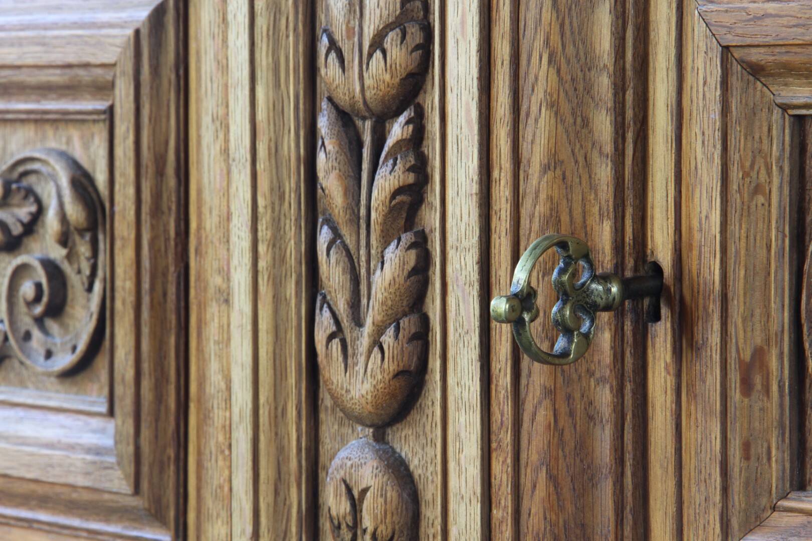 Vintage 1930s Solid Oak Danish Brutalist / Formhouse Cabinet