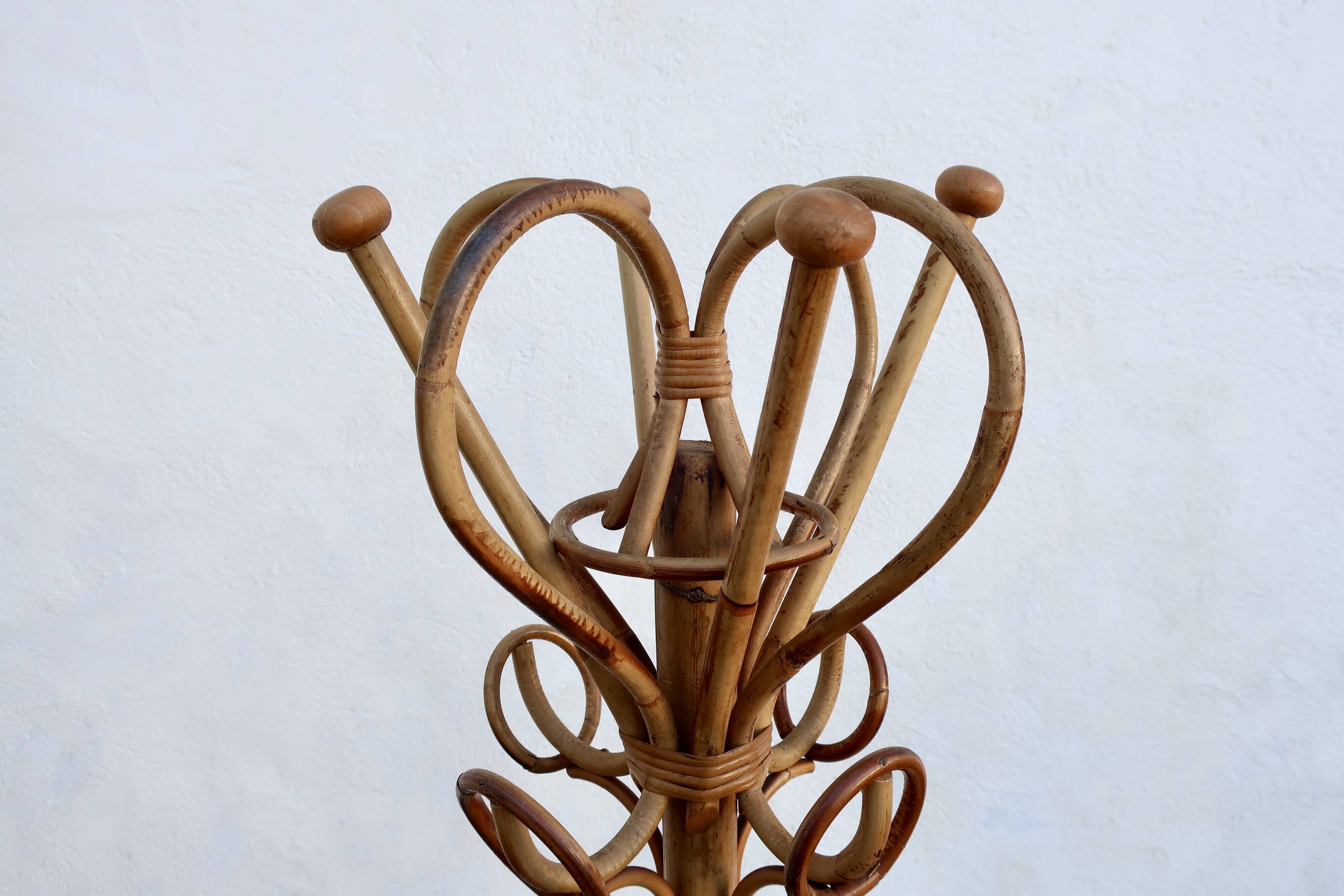 Vintage bamboo and rattan parrot coat rack, 1960s, TBE