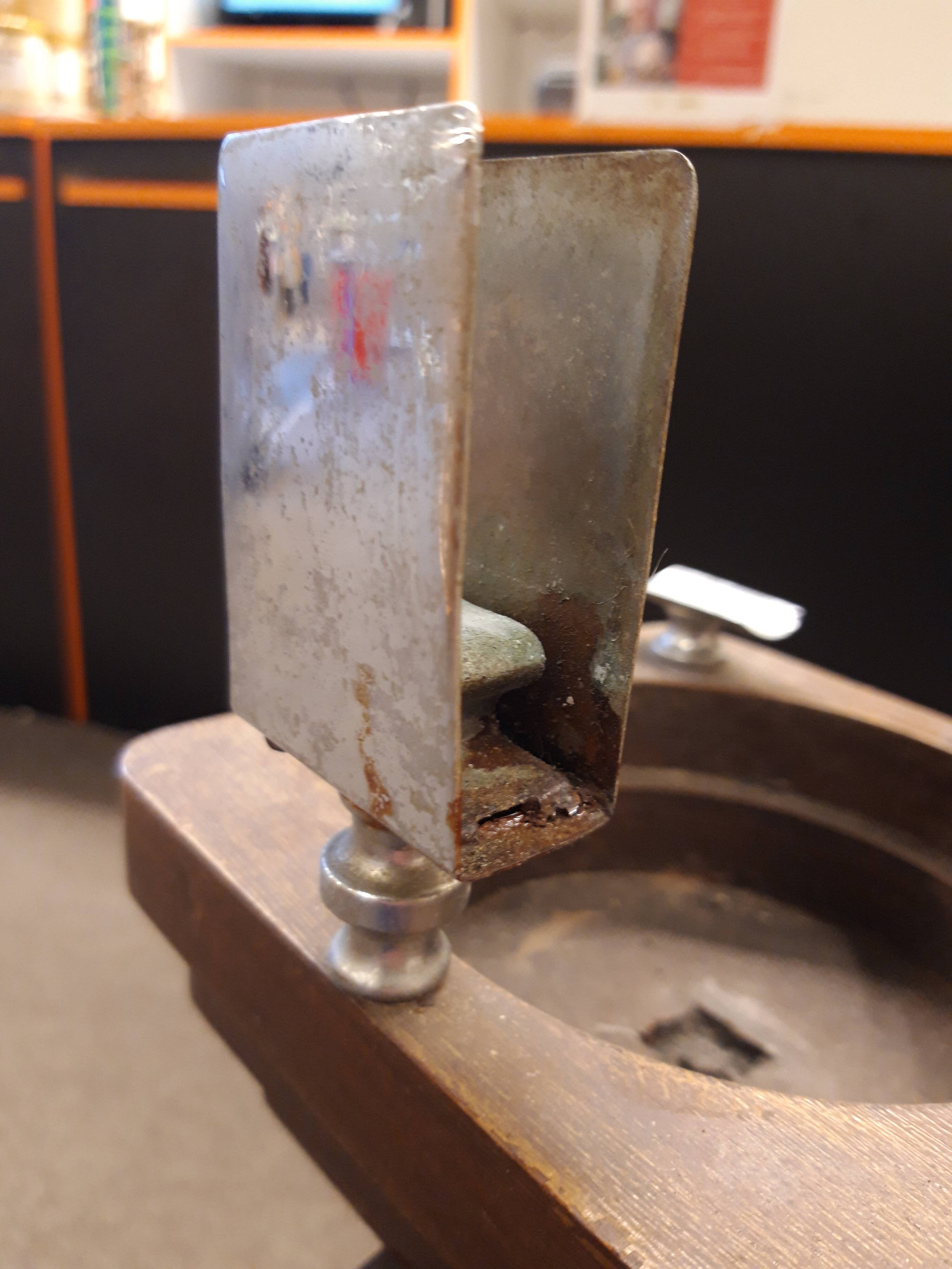 Cendrier sur pied art déco