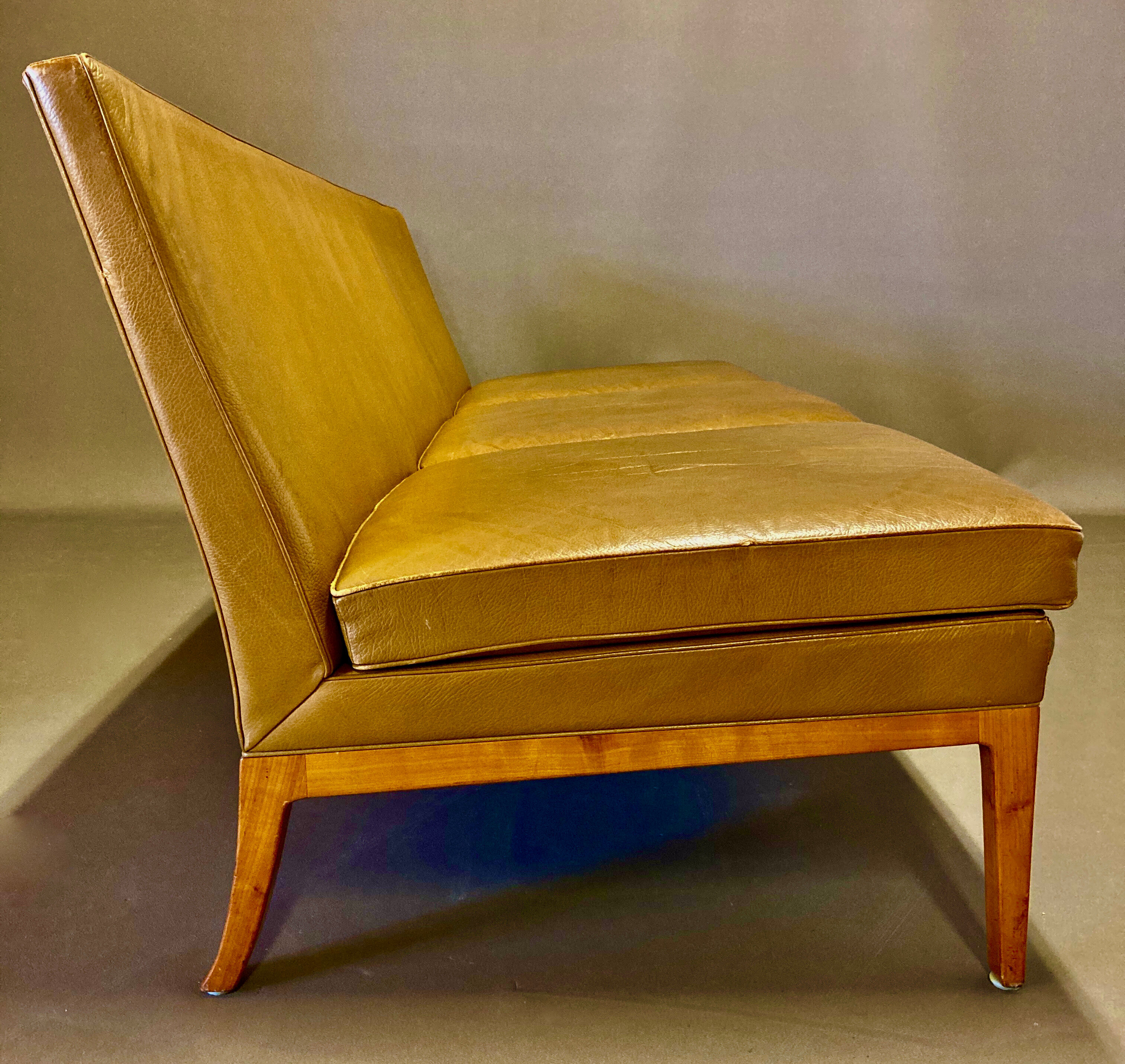 Leather sofa design 1960 Kill International.