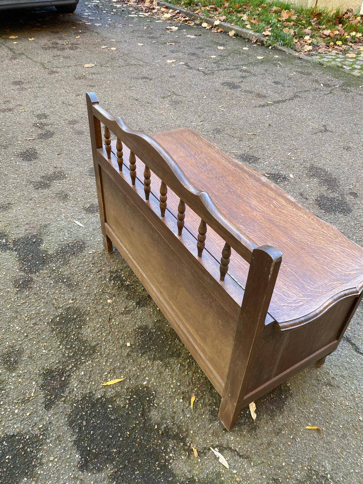 Louis XV oak storage bench from the 1950s