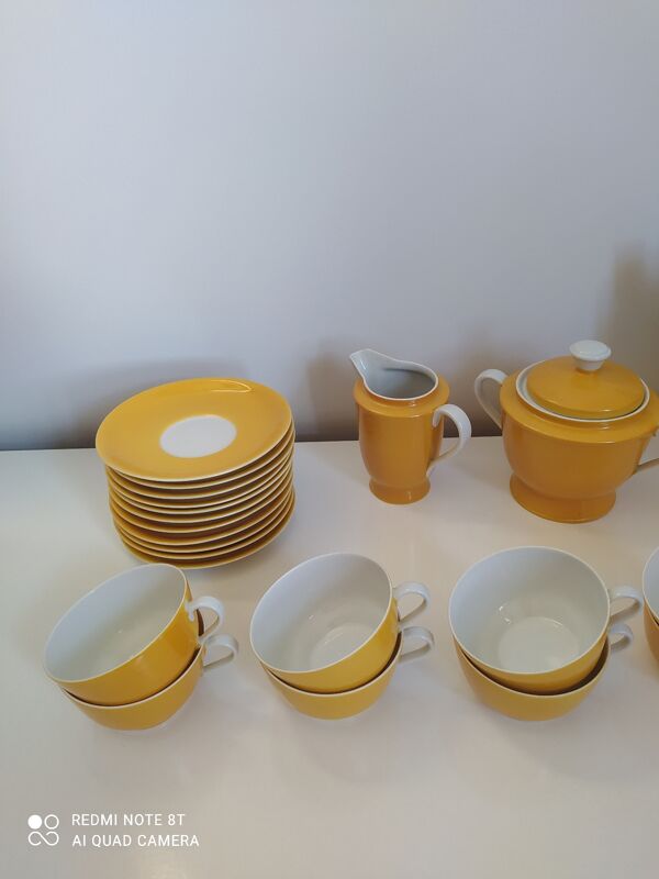 Service à café vintage en porcelaine de Limoges couleur jaune orange